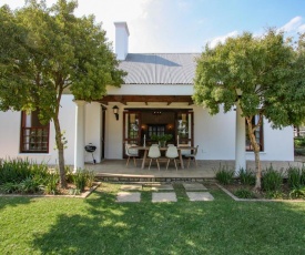 The Paddocks - Two Bedroom Cottage, Kyalami, Midrand