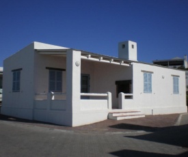 Albatros Holiday Home