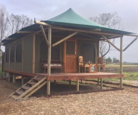 Hillcrest Lodge Tents - Sandstone