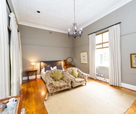 Room in BB - Lovely Spacious room with Breakfast on one of our top picks in Pretoria