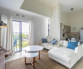 Modern apartment in a secure golf estate.WIFI