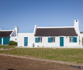 Seewaarts Cottage - 5 mins walk to the beach!