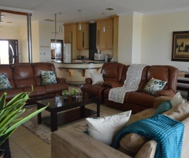 Accommodation Front - Exquisite Double Storey Penthouse with Ocean Views