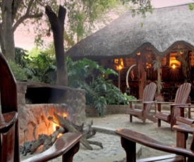 Valamanzi Lodge in Nyati Wilderness