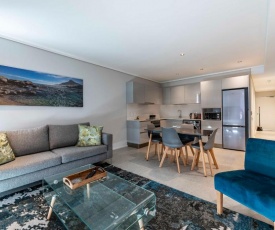 604 The Cosmopolitan... Luxury Sea Point!