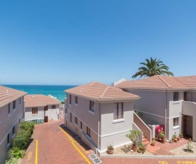 Apartment with Sea Views