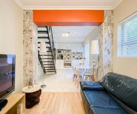 Beautiful and funky 1 bedroom cottage in Cape Town