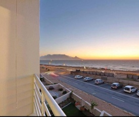 Blouberg Beachfront Apartment The Bay 202