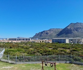 Cozy corner apartment Muizenberg