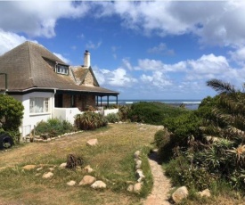 Lorelei beachfront Cottage