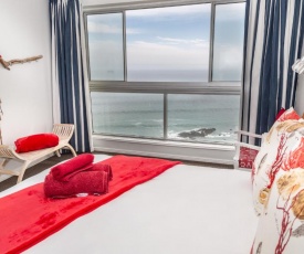 Luxury 3 bedroom 16th floor beachfront penthouse with lift, Blouberg Heights, Blouberg, Cape Town