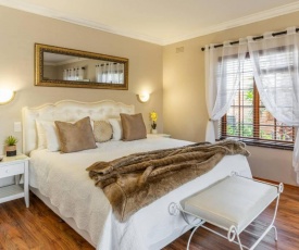 Meerendal Cottage-Affordable Luxury