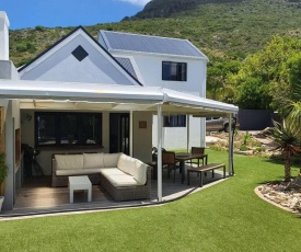 Modern home with pool in gorgeous Hout Bay