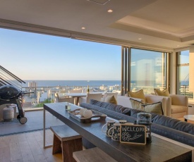 Penthouse Double Story Spacious Views in Sea Point SevenonS