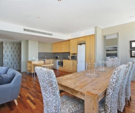 Spacious 3 Bedroom Family Apartment In Cape Town