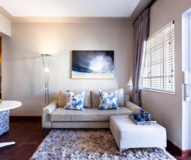 Stunning Studio with Garden & Parking in Sunny Sea Point