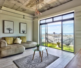 Stylish Apartment With Atlantic Ocean Views!