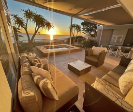 Sunset Bay Villa - Chic villa with ocean views