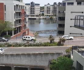 Tyger Waterfront luxurious and central Cape Town