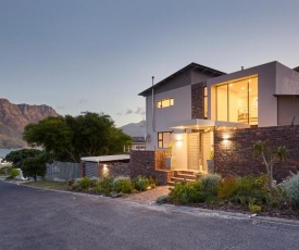 Villa Rhulani - Luxurious modern Villa in Hout Bay