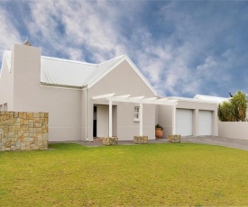 Trafford Cottage on Kingswood Golf Estate