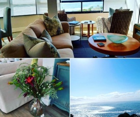 The Sun,Whales and Waves seafront apartment