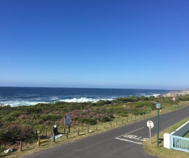 Bungalow by the sea near Cape Town