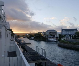 STYLISH LIVING ON THE WATER - DRY MILL THESEN ISLAND